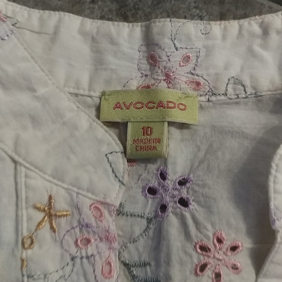 (2/$20) White top with floral details size small - Picture 4 of 8